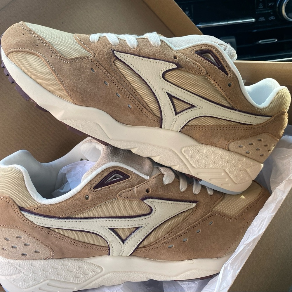 Mizuno Tan Suede & Cream Mesh Running Shoes